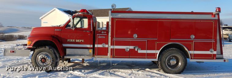 image for item IO9329 1997 Ford F700  pumper fire truck