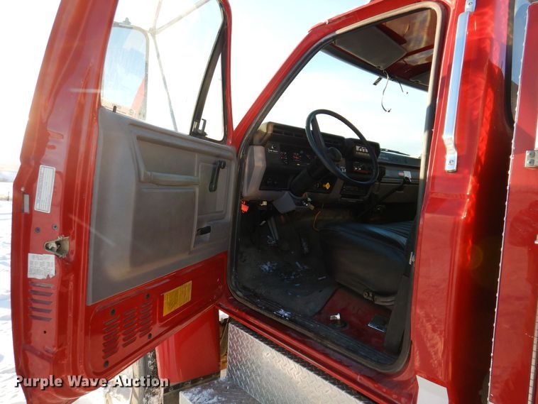 image for item IO9329 1997 Ford F700  pumper fire truck