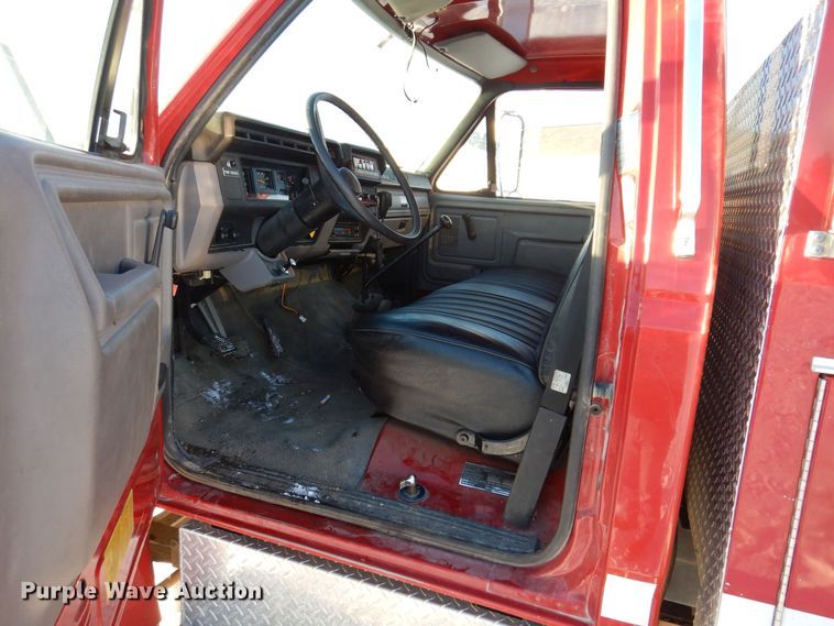 image for item IO9329 1997 Ford F700  pumper fire truck