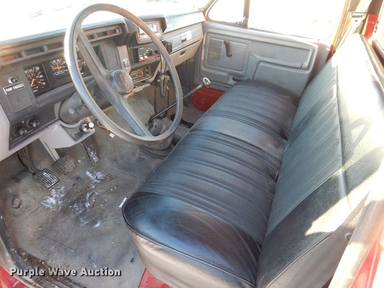 image for item IO9329 1997 Ford F700  pumper fire truck