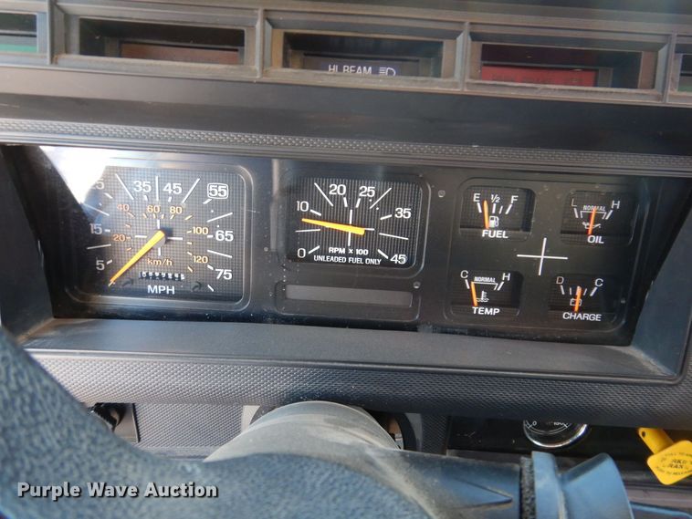 image for item IO9329 1997 Ford F700  pumper fire truck