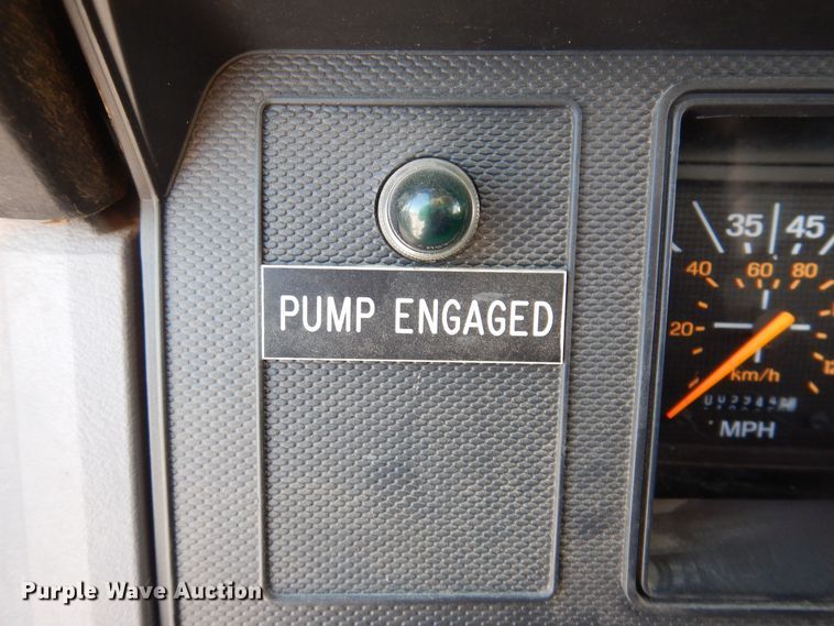 image for item IO9329 1997 Ford F700  pumper fire truck