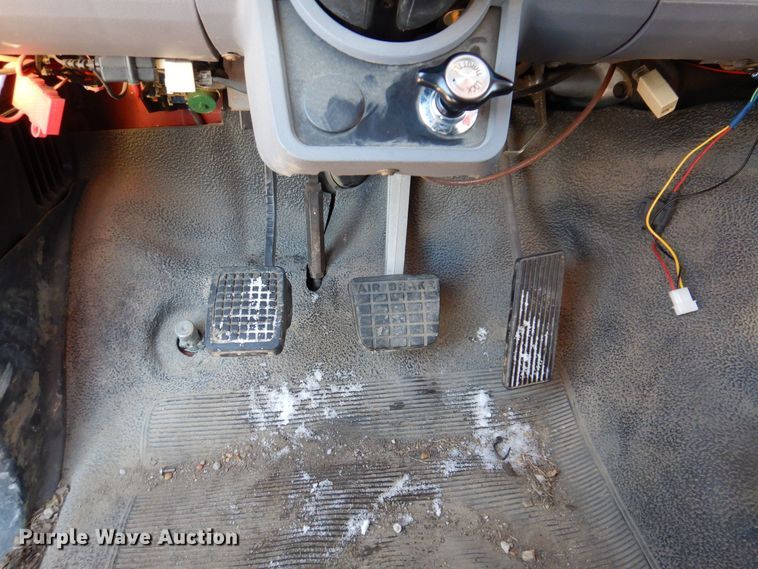 image for item IO9329 1997 Ford F700  pumper fire truck