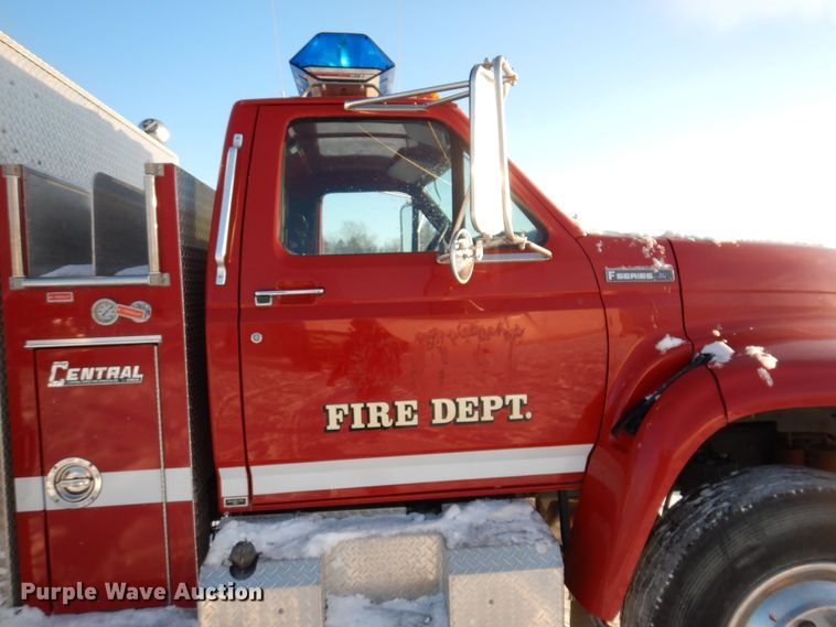 image for item IO9329 1997 Ford F700  pumper fire truck