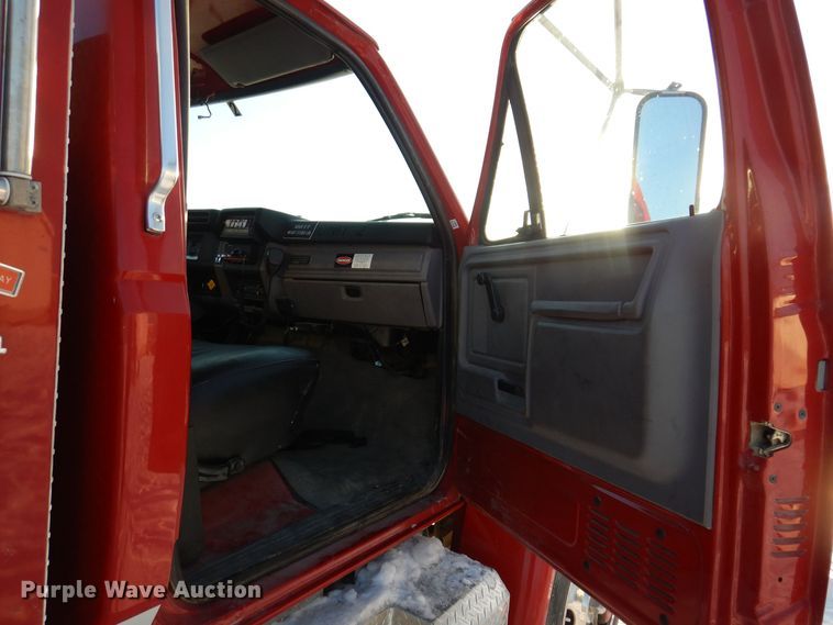 image for item IO9329 1997 Ford F700  pumper fire truck