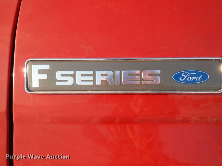 image for item IO9329 1997 Ford F700  pumper fire truck