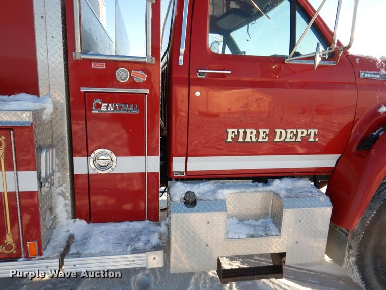 image for item IO9329 1997 Ford F700  pumper fire truck