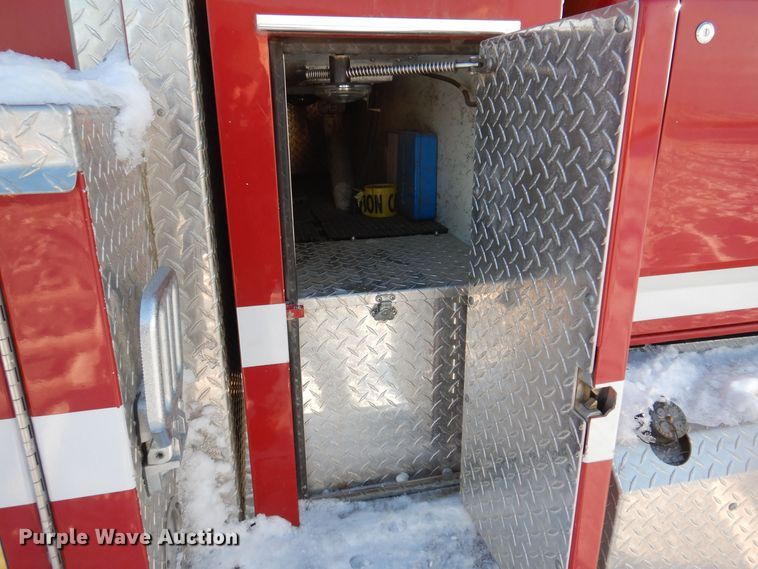 image for item IO9329 1997 Ford F700  pumper fire truck