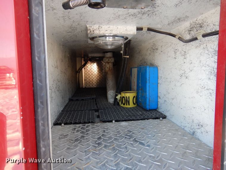 image for item IO9329 1997 Ford F700  pumper fire truck