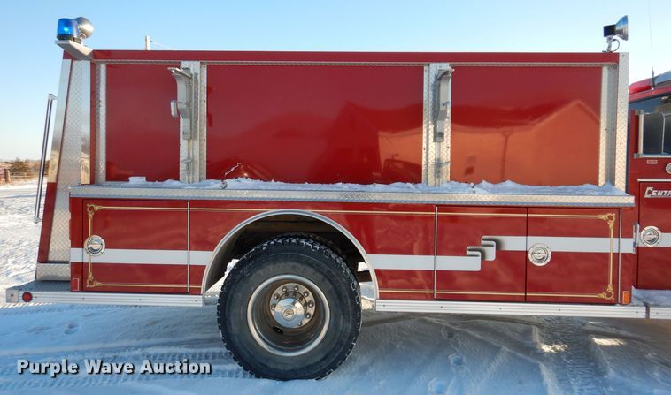 image for item IO9329 1997 Ford F700  pumper fire truck