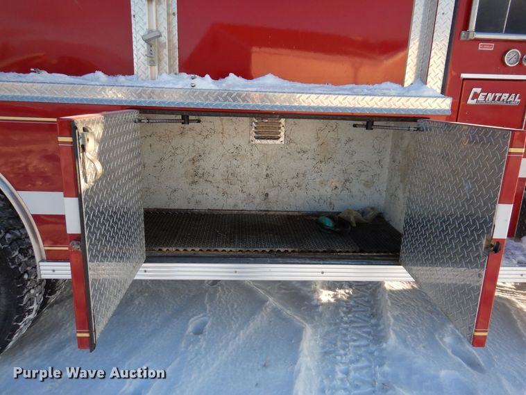 image for item IO9329 1997 Ford F700  pumper fire truck