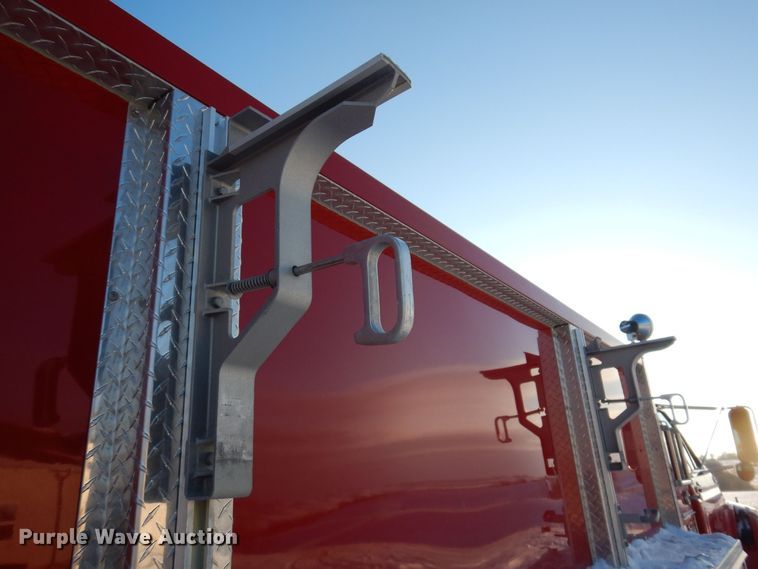 image for item IO9329 1997 Ford F700  pumper fire truck