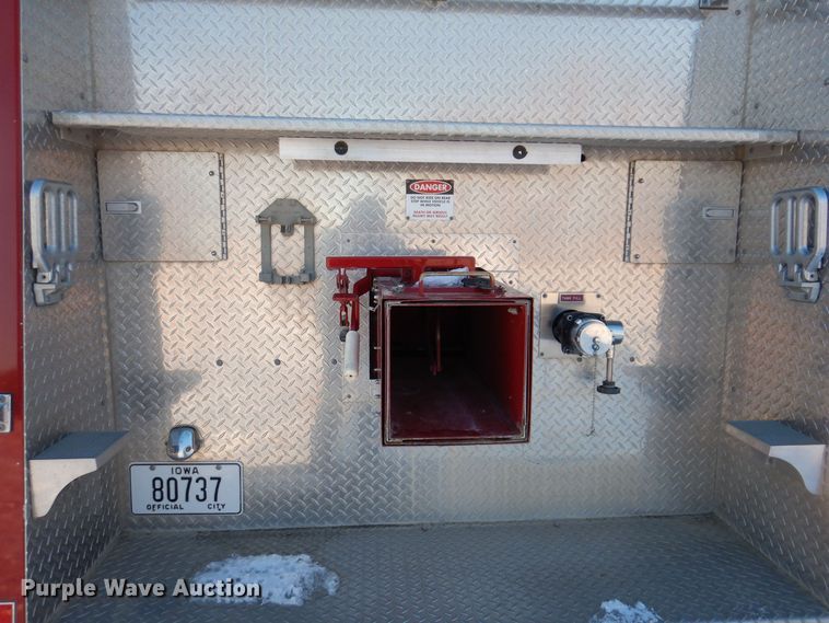 image for item IO9329 1997 Ford F700  pumper fire truck