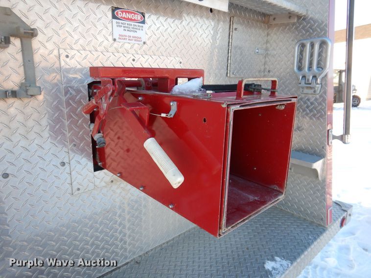 image for item IO9329 1997 Ford F700  pumper fire truck