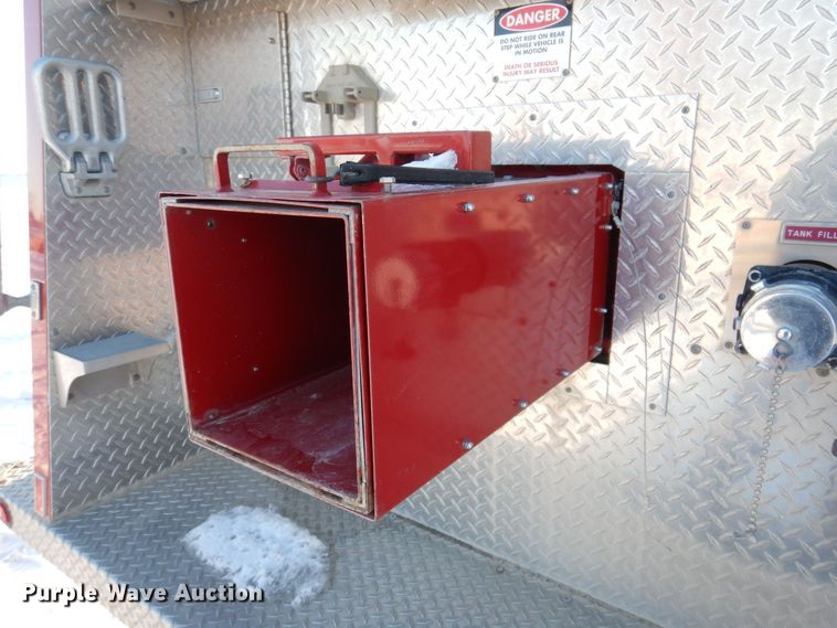 image for item IO9329 1997 Ford F700  pumper fire truck