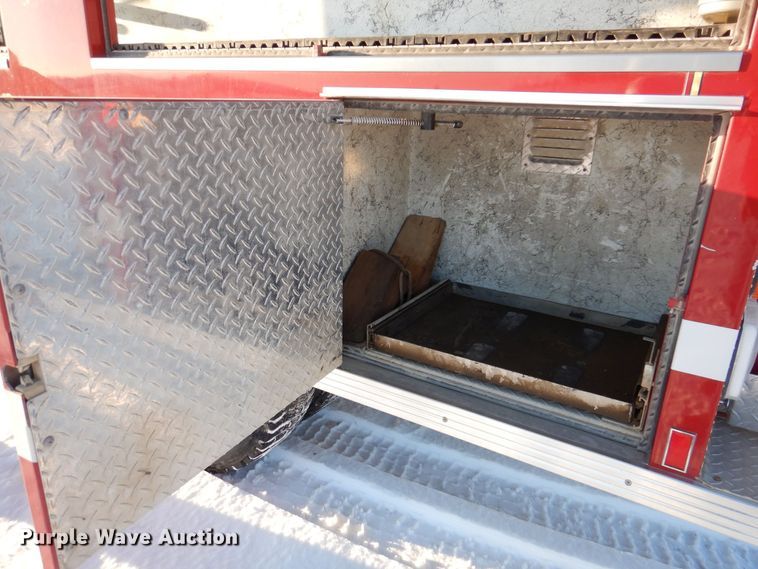 image for item IO9329 1997 Ford F700  pumper fire truck