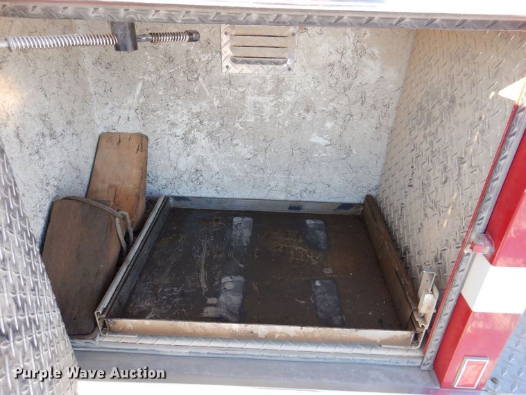 image for item IO9329 1997 Ford F700  pumper fire truck