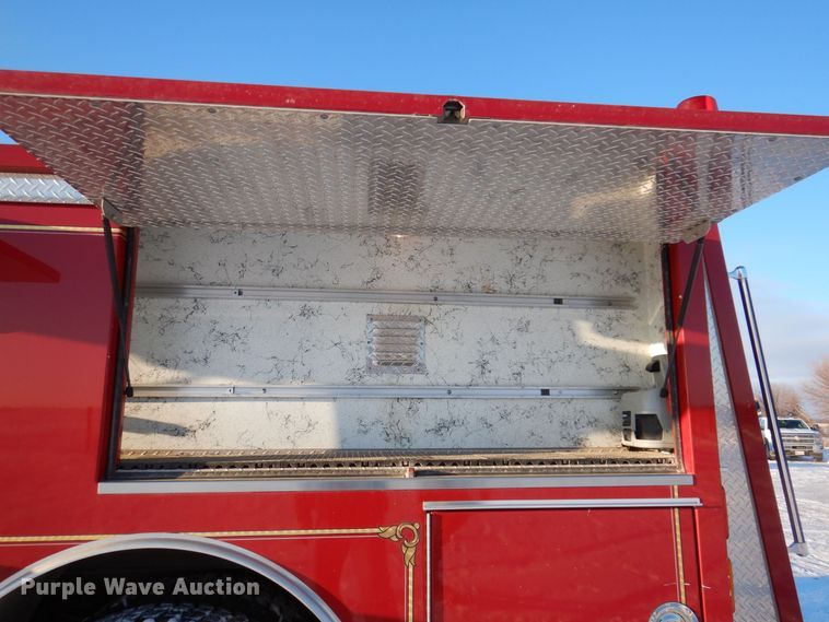 image for item IO9329 1997 Ford F700  pumper fire truck