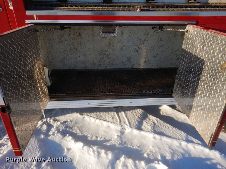 image for item IO9329 1997 Ford F700  pumper fire truck