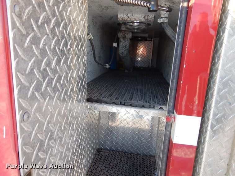 image for item IO9329 1997 Ford F700  pumper fire truck