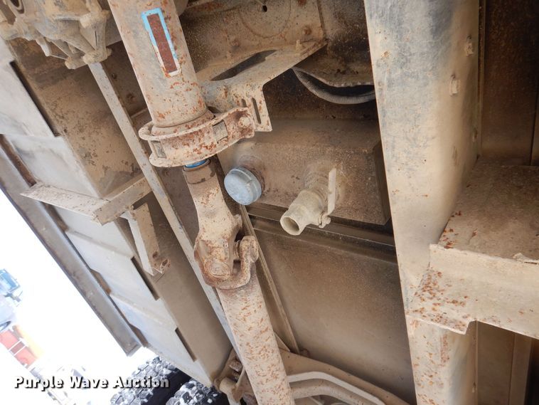 image for item IO9329 1997 Ford F700  pumper fire truck