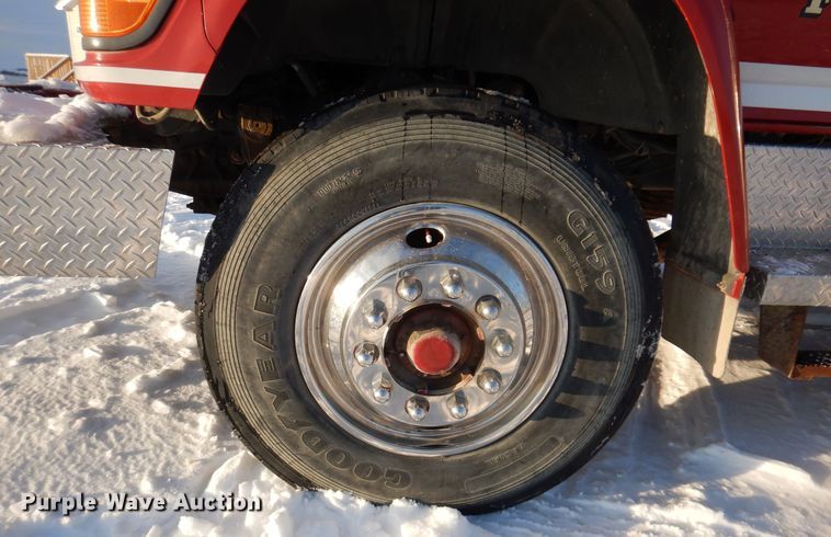 image for item IO9329 1997 Ford F700  pumper fire truck