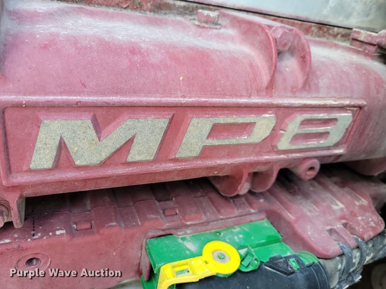 image for item IQ9696 2011 Mack Pinnacle CXU613  semi truck