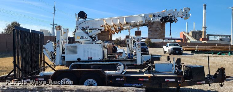 image for item JG9530 2011 Altec DB37  mini digger derrick