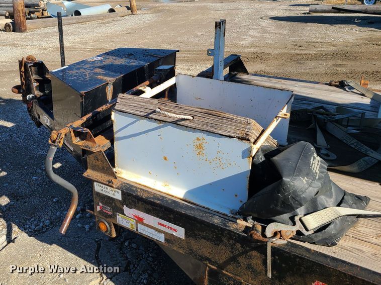 image for item JG9530 2011 Altec DB37  mini digger derrick