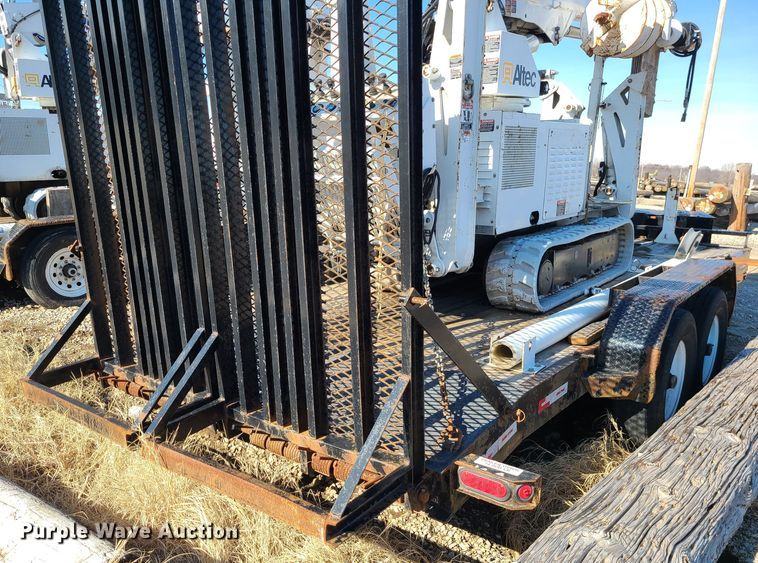 image for item JG9530 2011 Altec DB37  mini digger derrick