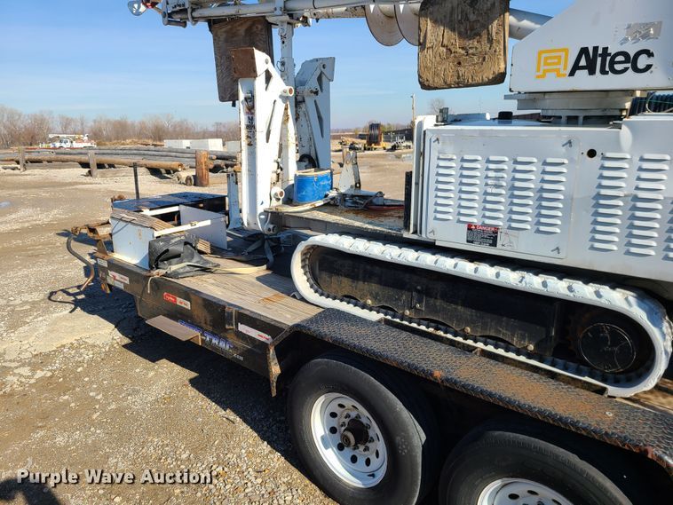 image for item JG9530 2011 Altec DB37  mini digger derrick