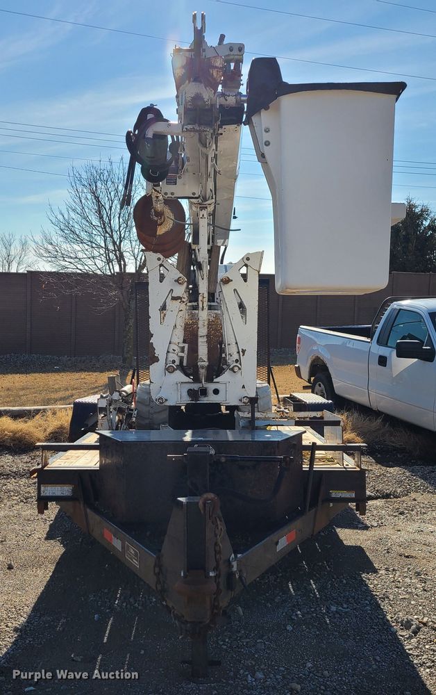 image for item JG9531 2013 Altec DB37  mini digger derrick