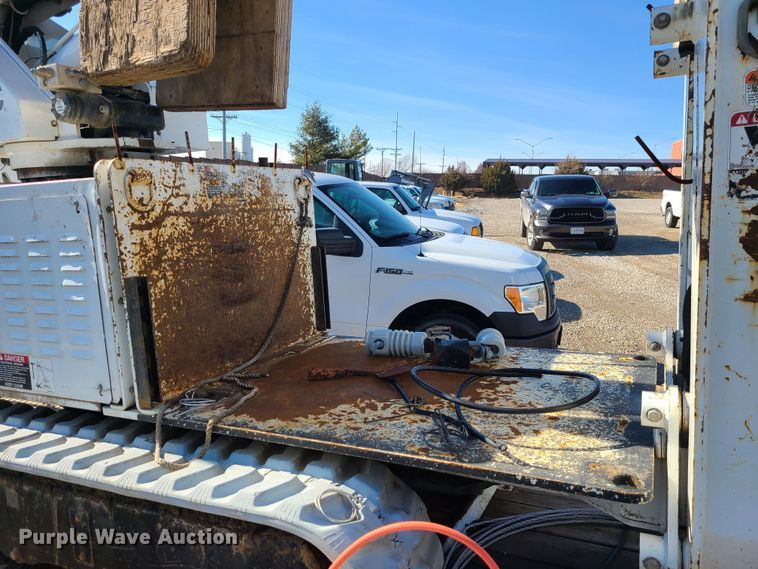 image for item JG9531 2013 Altec DB37  mini digger derrick