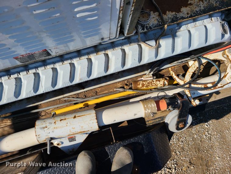 image for item JG9531 2013 Altec DB37  mini digger derrick