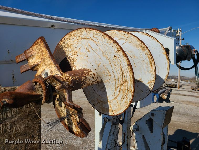 image for item JG9531 2013 Altec DB37  mini digger derrick