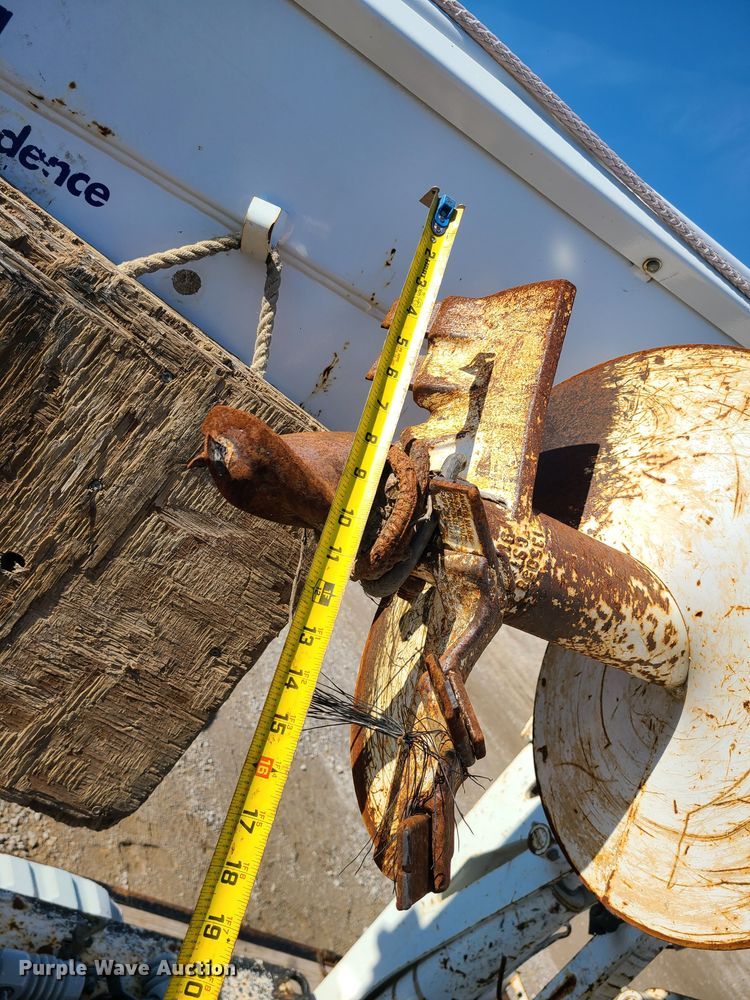 image for item JG9531 2013 Altec DB37  mini digger derrick