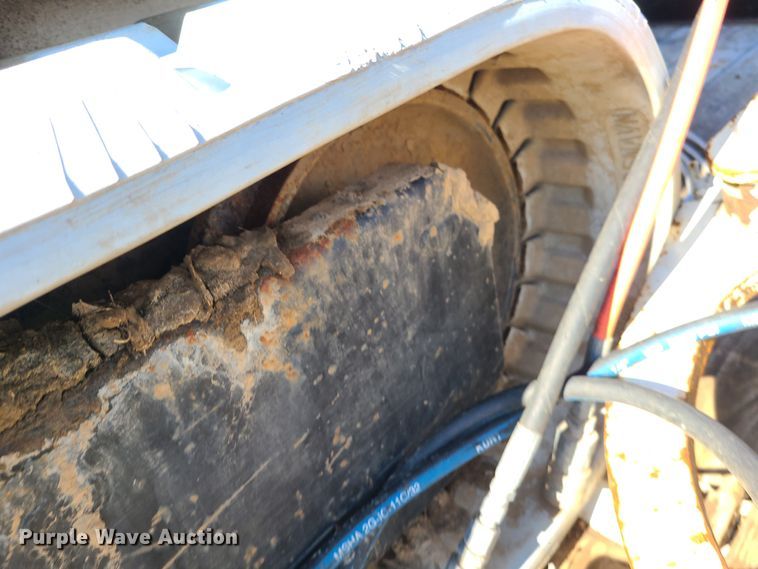 image for item JG9531 2013 Altec DB37  mini digger derrick