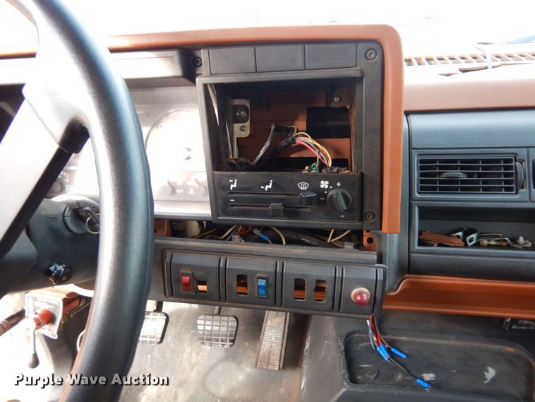 image for item JK9172 1993 GMC Top Kick C7000  pumper fire truck