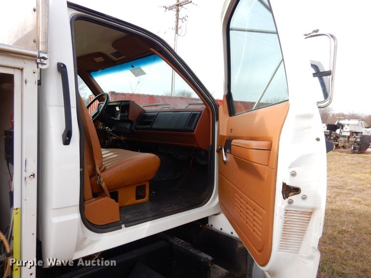 image for item JK9172 1993 GMC Top Kick C7000  pumper fire truck