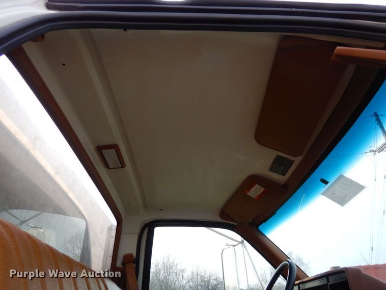 image for item JK9172 1993 GMC Top Kick C7000  pumper fire truck