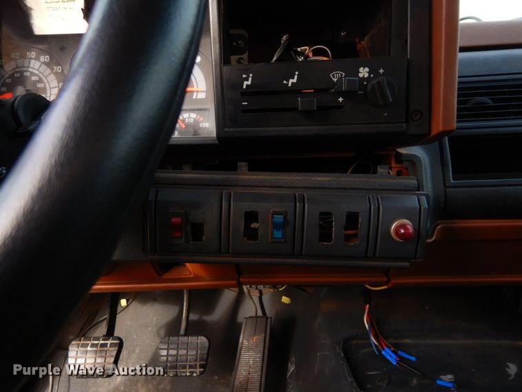 image for item JK9172 1993 GMC Top Kick C7000  pumper fire truck