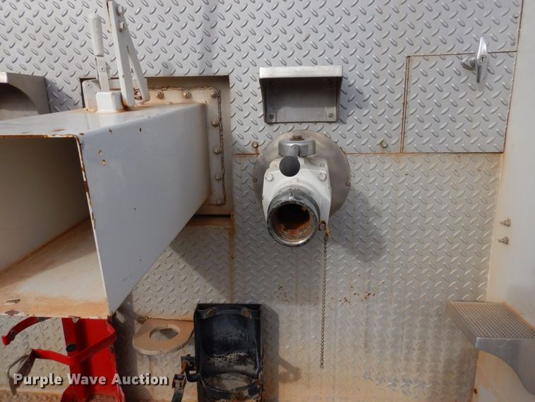 image for item JK9172 1993 GMC Top Kick C7000  pumper fire truck