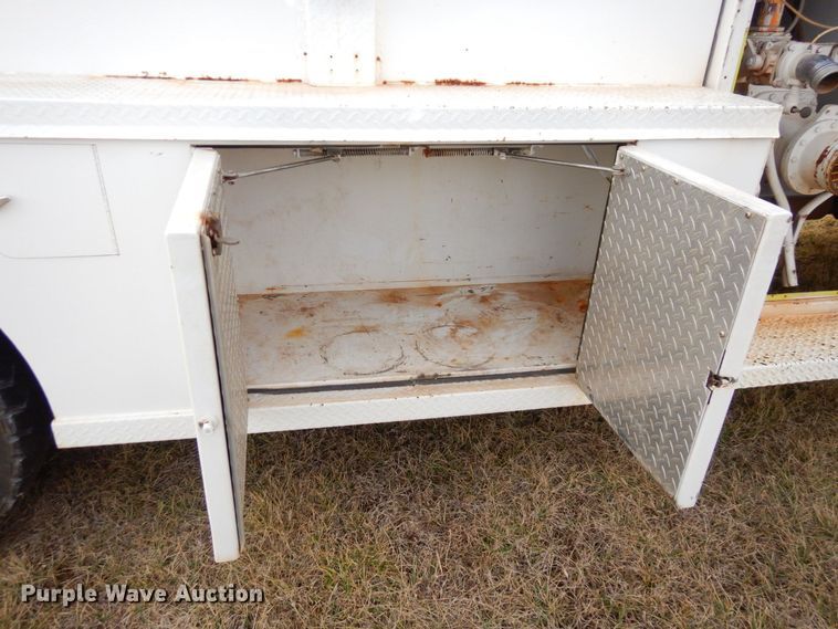 image for item JK9172 1993 GMC Top Kick C7000  pumper fire truck