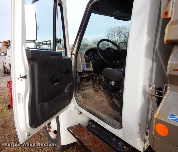 image for item JK9173 2013 International DuraStar 4300  dump truck