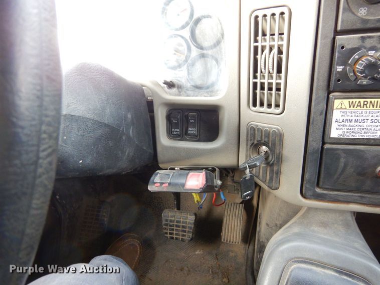 image for item JK9173 2013 International DuraStar 4300  dump truck