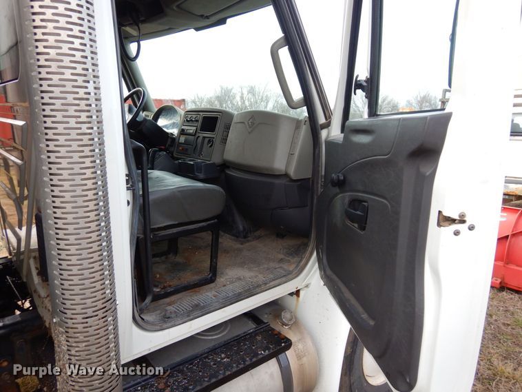 image for item JK9173 2013 International DuraStar 4300  dump truck