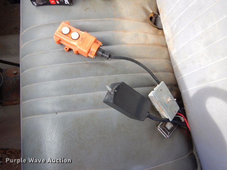 image for item JK9175 1997 Ford F450 Super Duty  dump truck