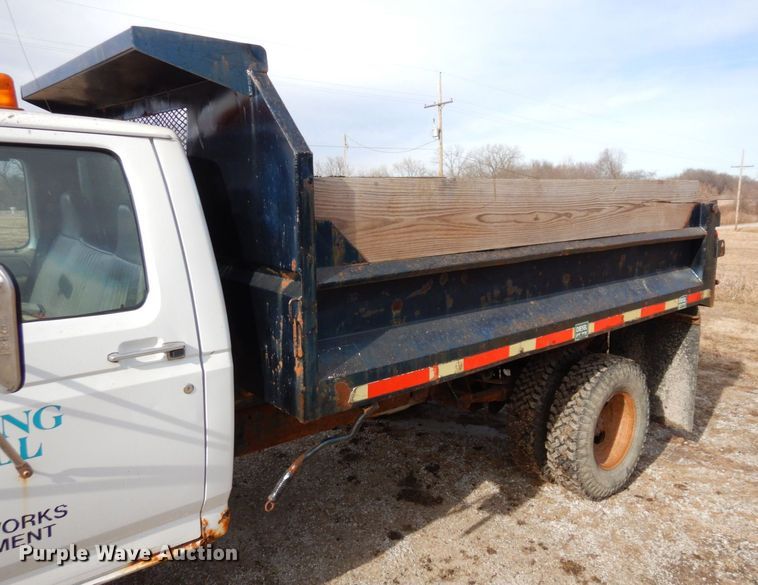 image for item JK9175 1997 Ford F450 Super Duty  dump truck