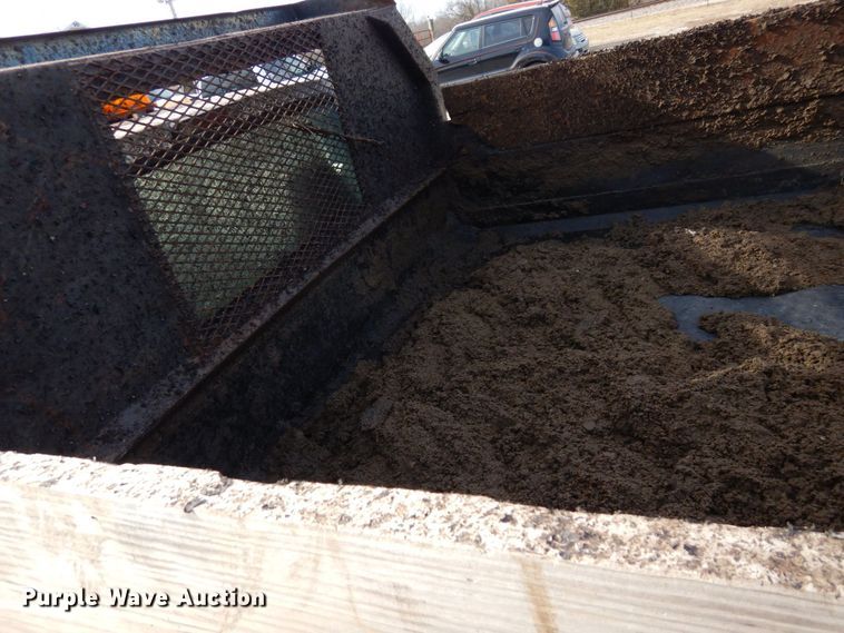 image for item JK9175 1997 Ford F450 Super Duty  dump truck