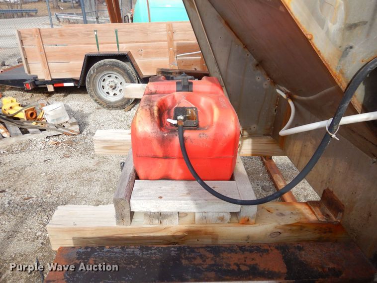 image for item JK9175 1997 Ford F450 Super Duty  dump truck